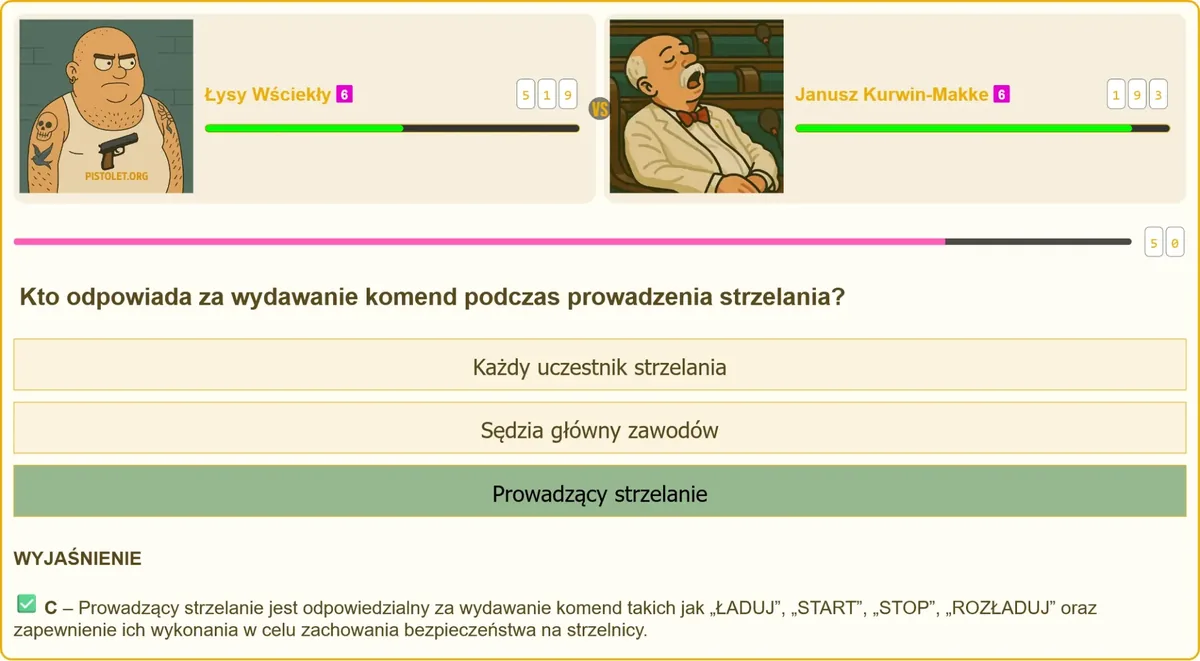 Prowadzący strzelanie wydaje komendy podczas zajęć na strzelnicy
